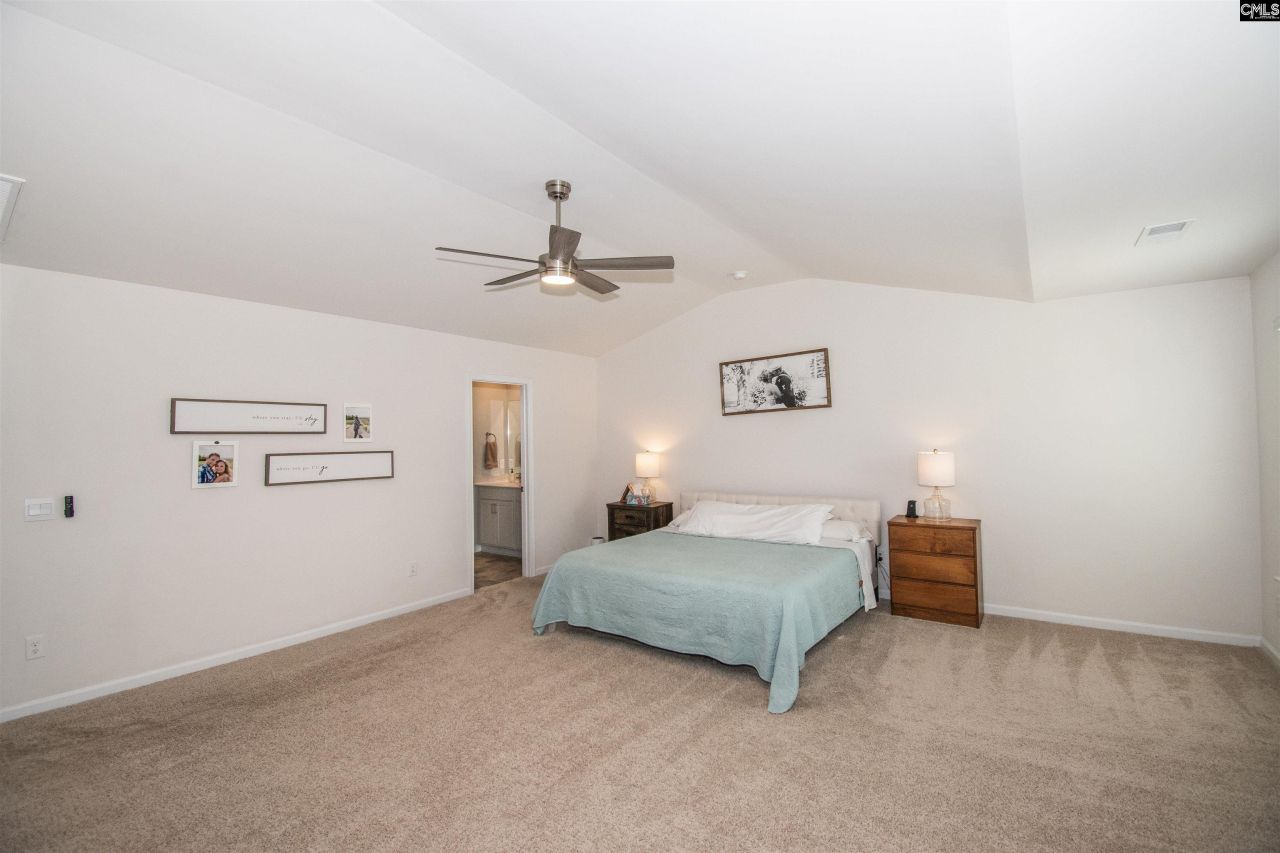 308 Throne Court  Photo 41