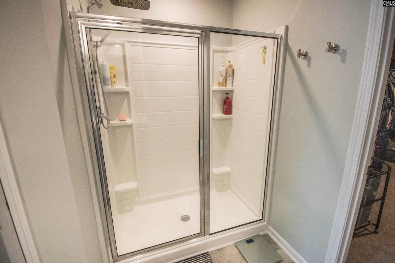 308 Throne Court  Photo 43