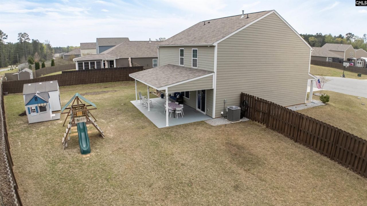 308 Throne Court  Photo 59