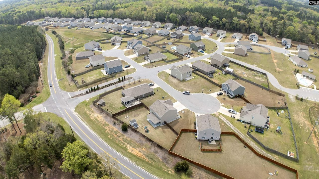 308 Throne Court  Photo 63