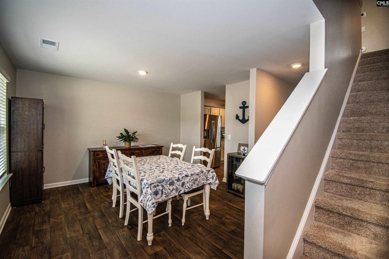 308 Throne Court  Photo 8