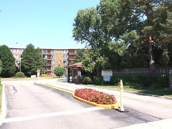 16 E Old Willow Road , Unit 405s, Prospect Heights, IL 60070