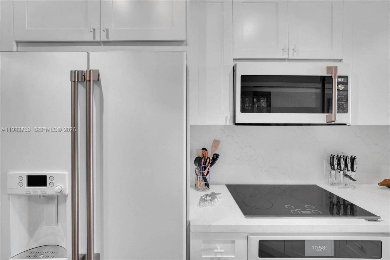 9751 E Bay Harbor Dr , Unit 6C, Bay Harbor Islands, FL 33154 Photo