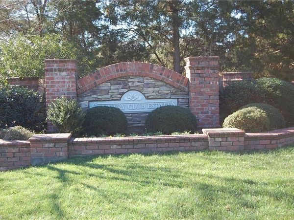 2893 Saint Giles Court , High Point, NC 27262