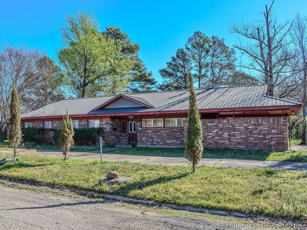 702 N 6th Street, Hugo, OK 74743