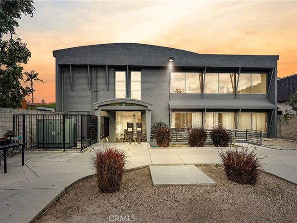 2215 N Broadway, Santa Ana, CA 92706