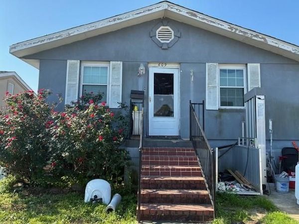 609 VANDERBILT Lane , Kenner, LA 70065