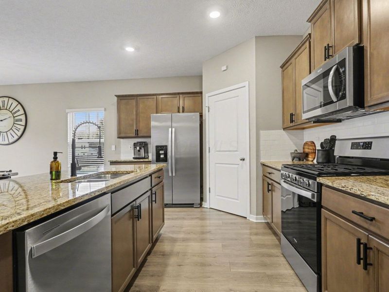 298 Shady Hollow Drive, Commercial Point, OH 43116 Photo 10