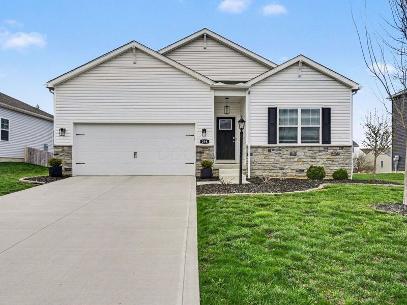 298 Shady Hollow Drive, Commercial Point, OH 43116 Photo 2