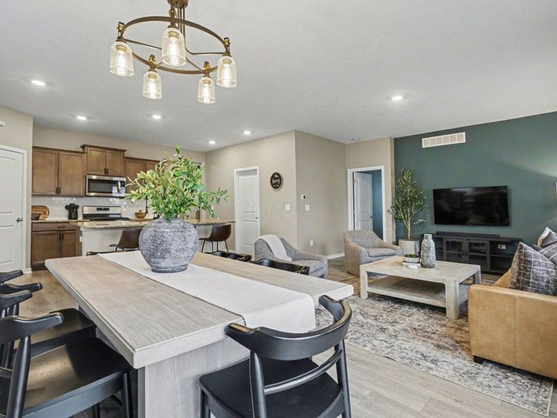 298 Shady Hollow Drive, Commercial Point, OH 43116 Photo 6