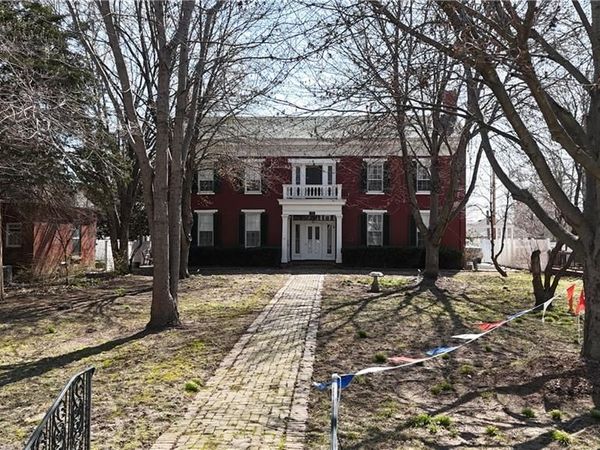 1611 South Street, Lexington, MO 64067