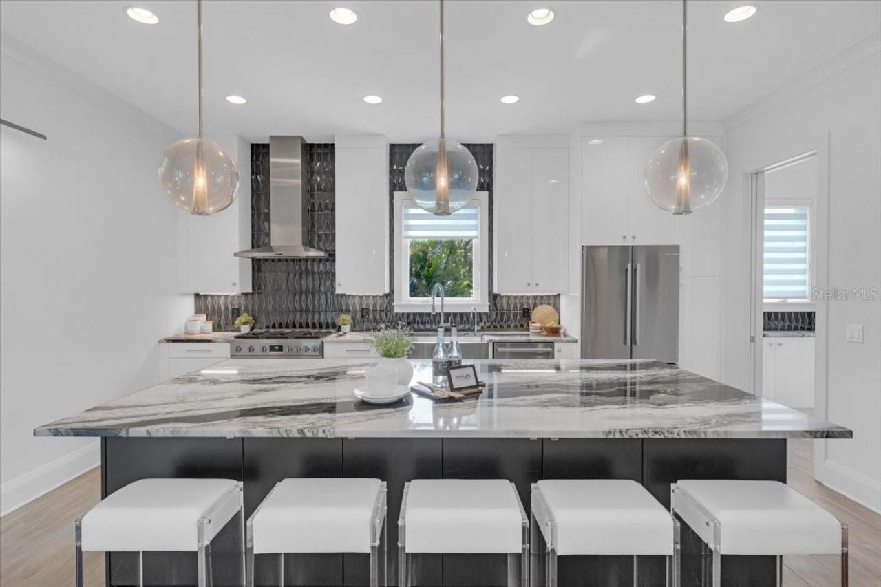 419 Bayview Drive Ne, Saint Petersburg, FL 33704 Photo