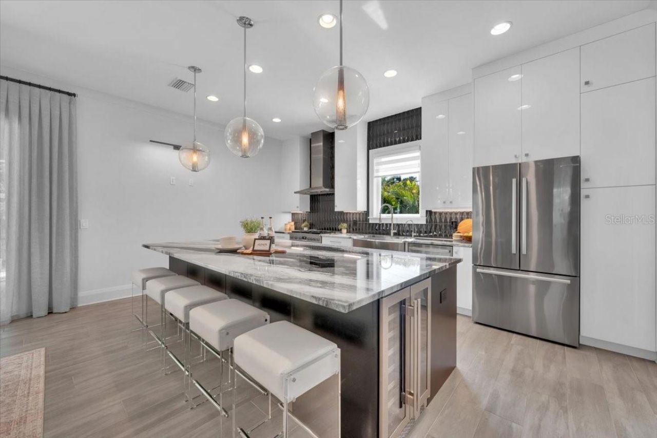 419 Bayview Drive Ne, Saint Petersburg, FL 33704 Photo