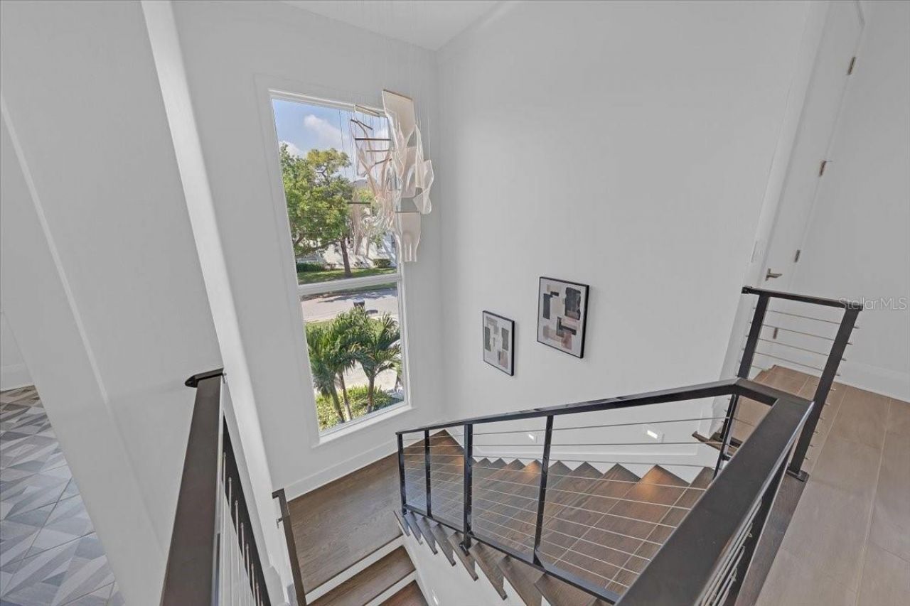 419 Bayview Drive Ne, Saint Petersburg, FL 33704 Photo