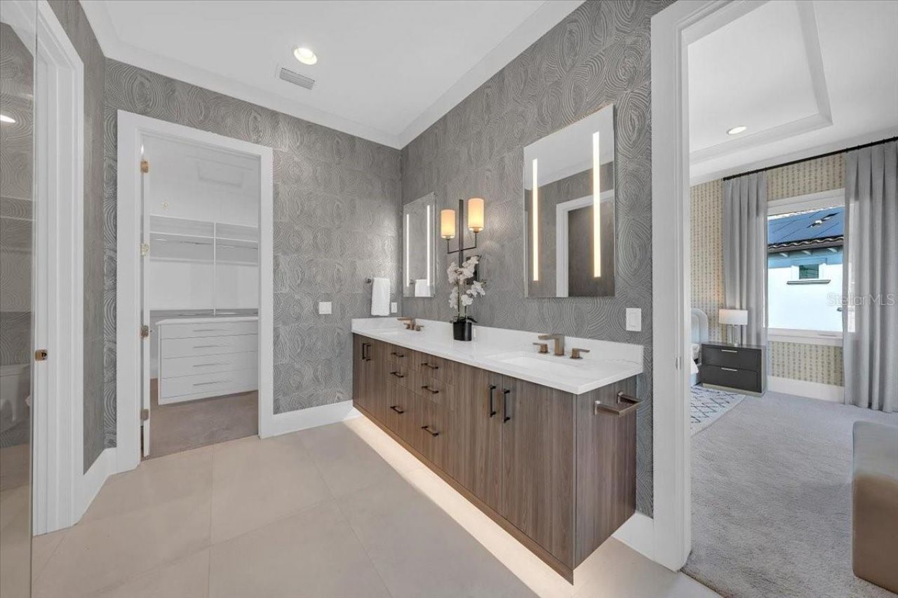 419 Bayview Drive Ne, Saint Petersburg, FL 33704 Photo