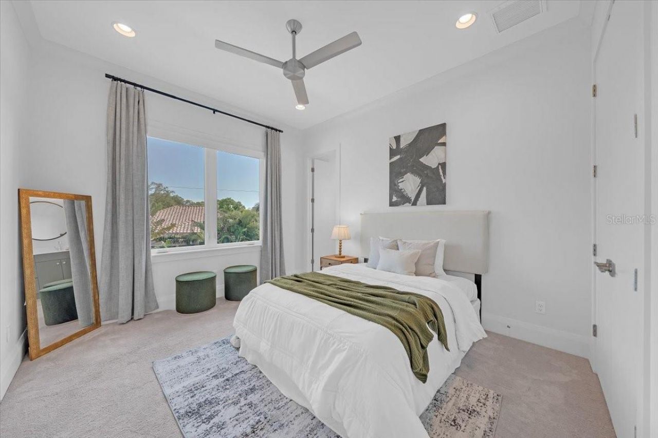 419 Bayview Drive Ne, Saint Petersburg, FL 33704 Photo