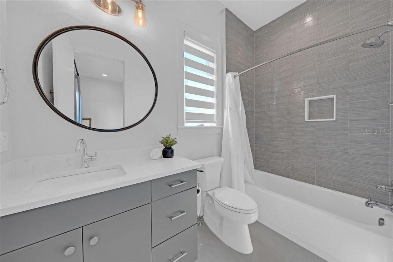 419 Bayview Drive Ne, Saint Petersburg, FL 33704 Photo