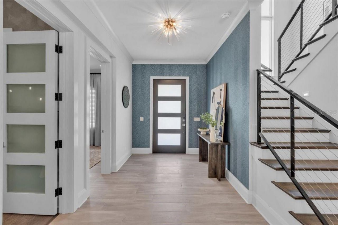 419 Bayview Drive Ne, Saint Petersburg, FL 33704 Photo