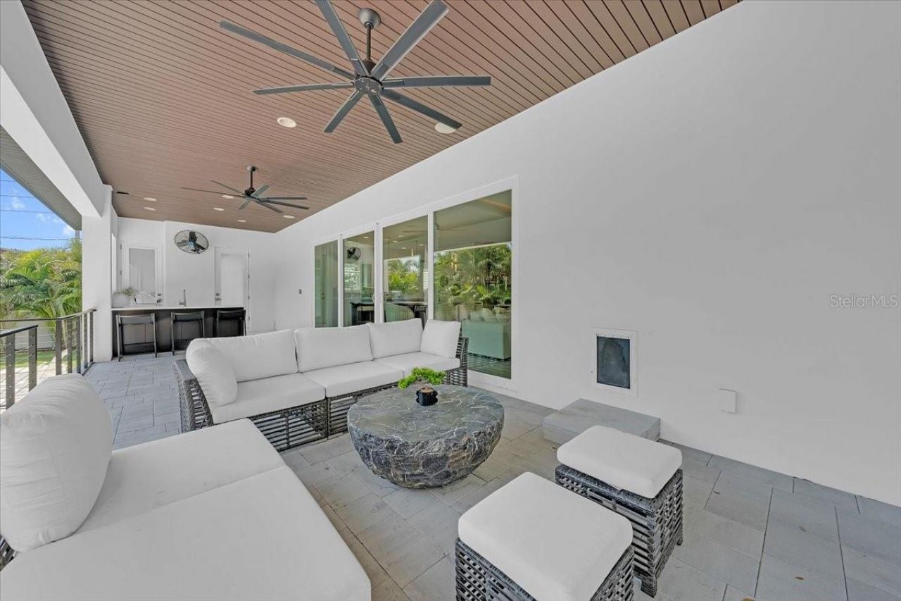 419 Bayview Drive Ne, Saint Petersburg, FL 33704 Photo