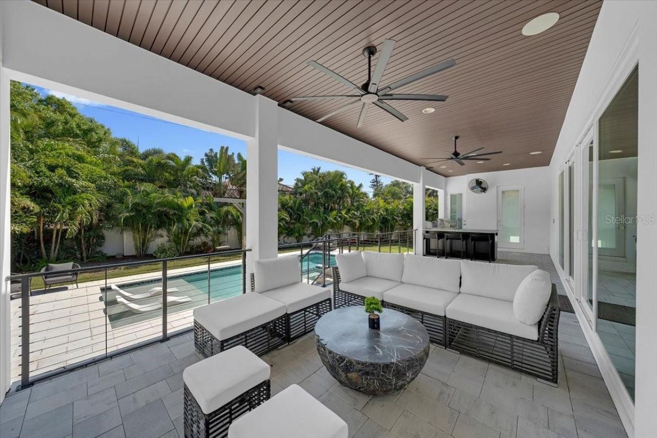 419 Bayview Drive Ne, Saint Petersburg, FL 33704 Photo