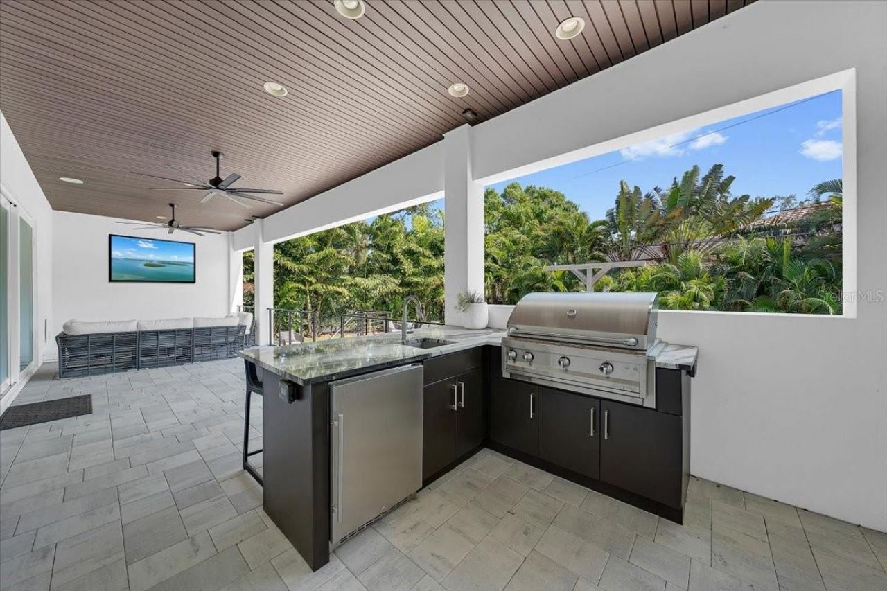 419 Bayview Drive Ne, Saint Petersburg, FL 33704 Photo