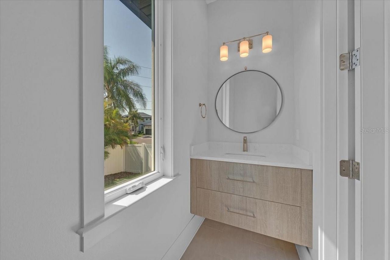 419 Bayview Drive Ne, Saint Petersburg, FL 33704 Photo