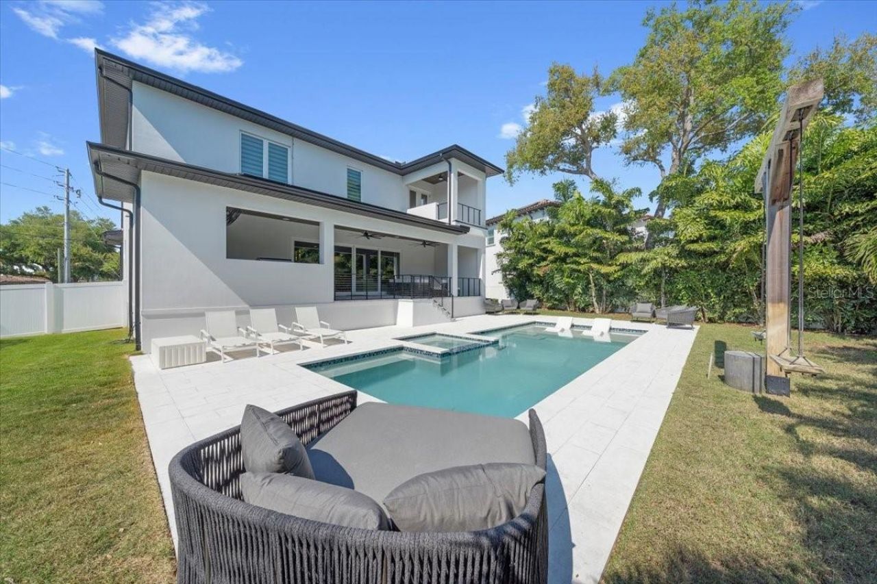 419 Bayview Drive Ne, Saint Petersburg, FL 33704 Photo