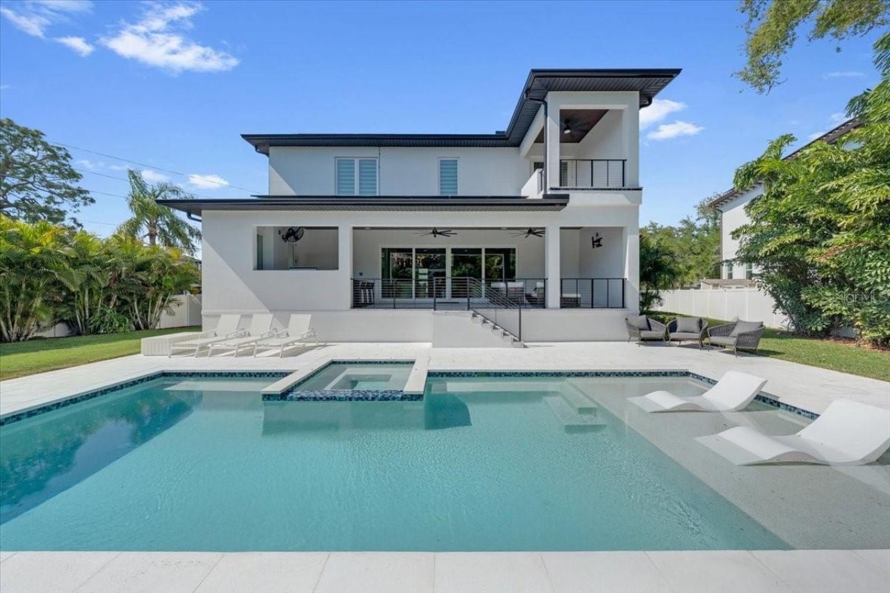 419 Bayview Drive Ne, Saint Petersburg, FL 33704 Photo