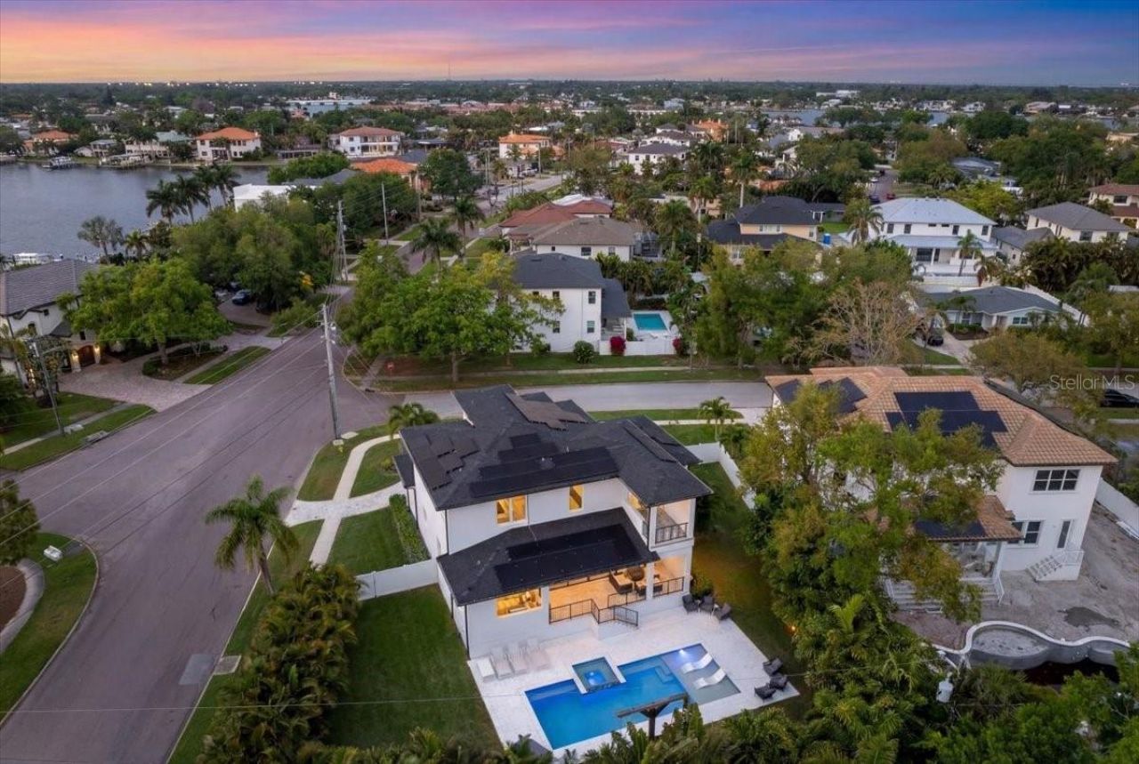 419 Bayview Drive Ne, Saint Petersburg, FL 33704 Photo