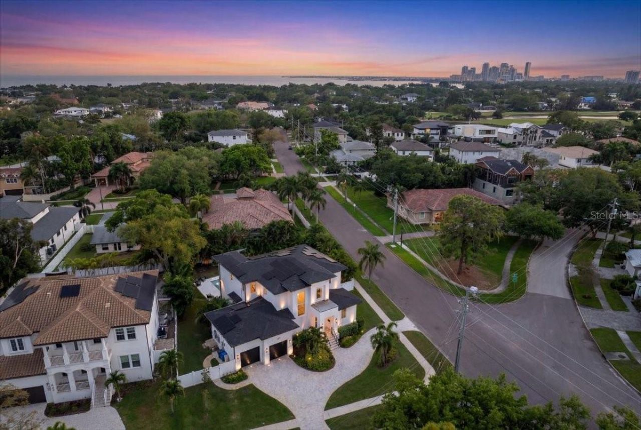 419 Bayview Drive Ne, Saint Petersburg, FL 33704 Photo