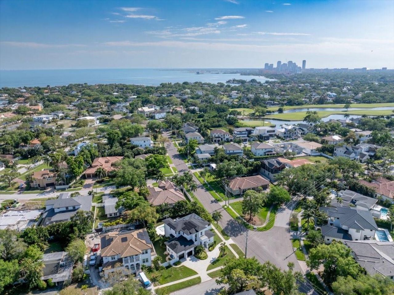 419 Bayview Drive Ne, Saint Petersburg, FL 33704 Photo