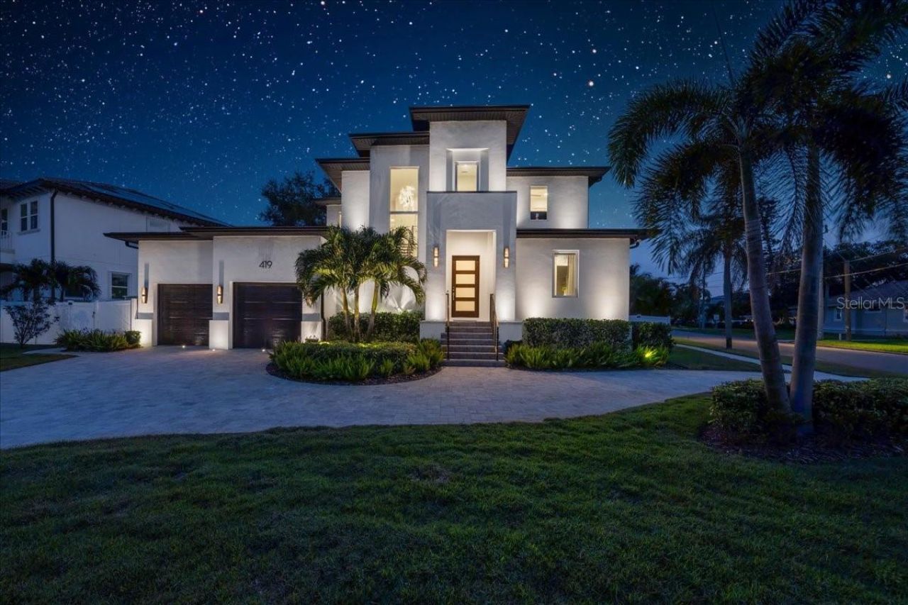 419 Bayview Drive Ne, Saint Petersburg, FL 33704 Photo