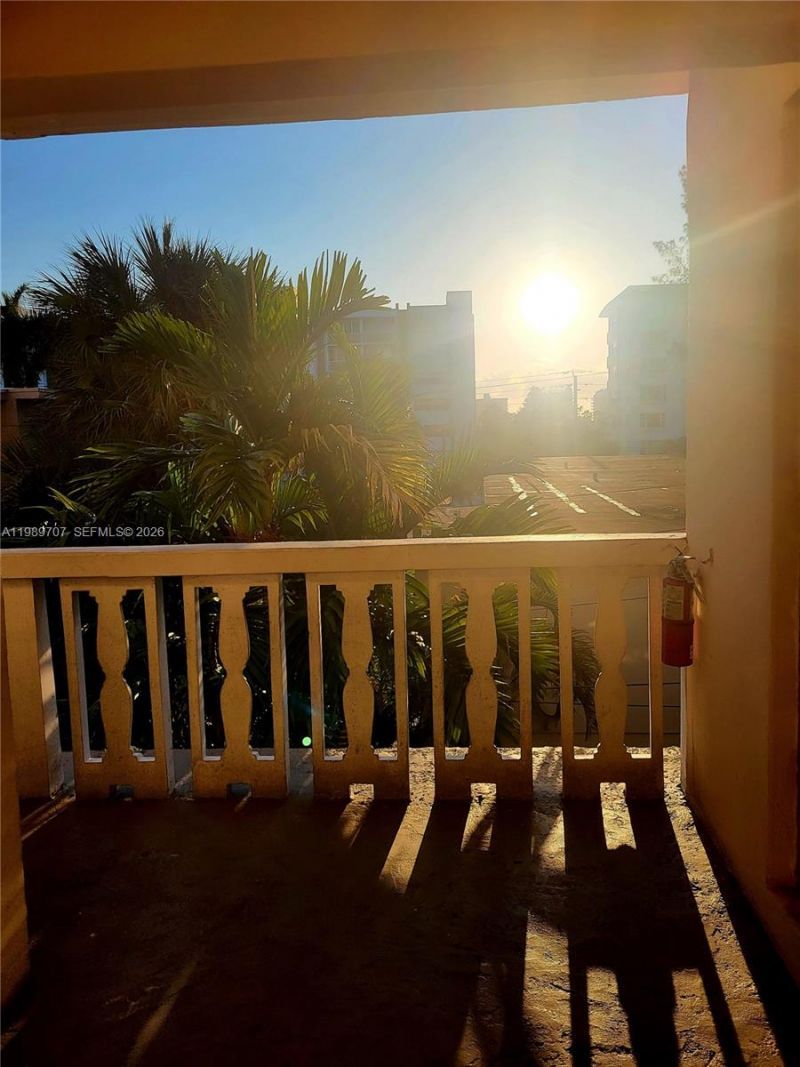 1020 94th St , Unit 302, Bay Harbor Islands, FL 33154 Photo