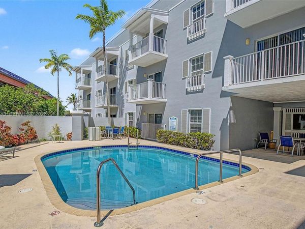 7000 SW 80th St, Unit 210, Miami, FL 33143