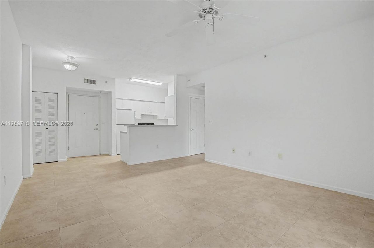 7000 SW 80th St, Unit 210, Miami, FL 33143 Photo