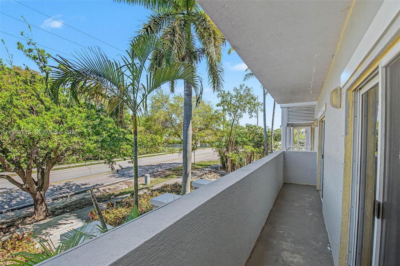 7000 SW 80th St, Unit 210, Miami, FL 33143 Photo