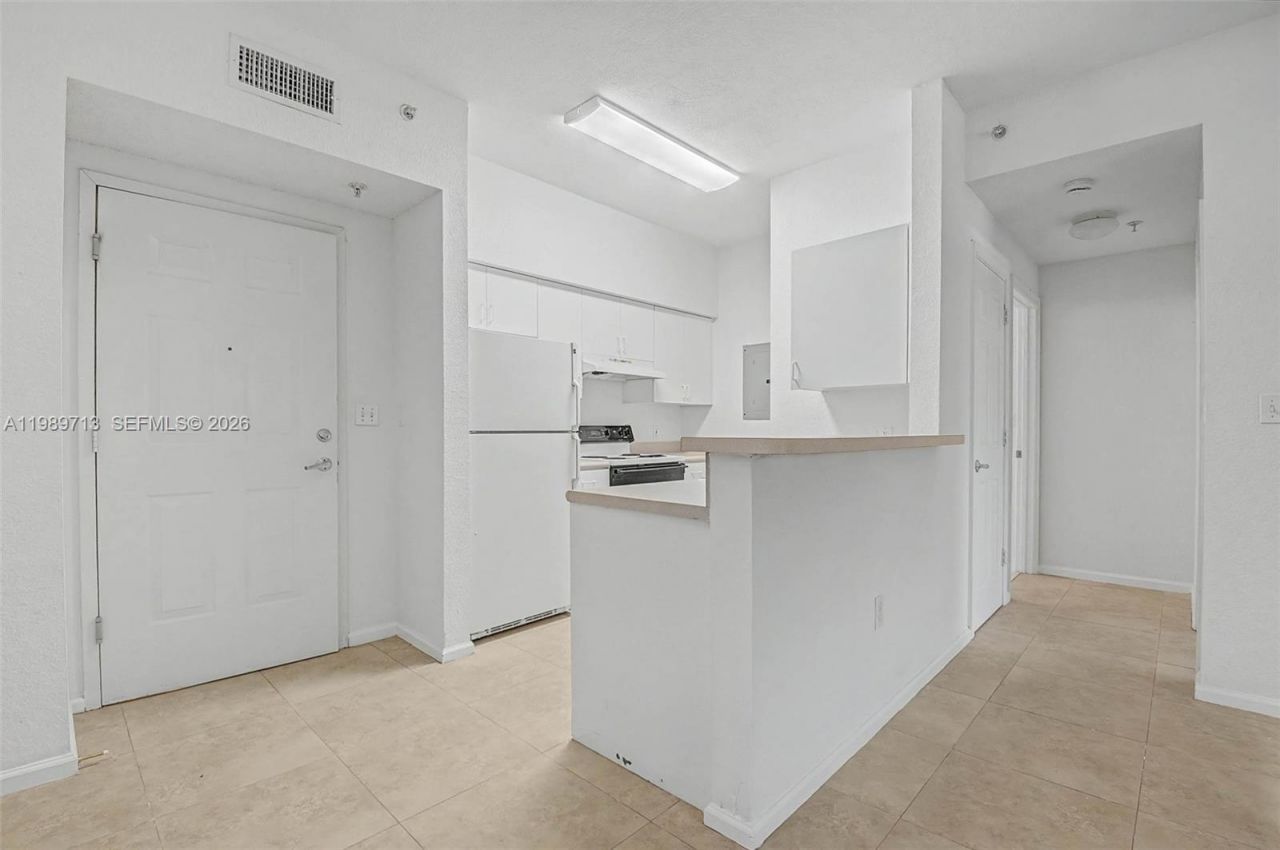 7000 SW 80th St, Unit 210, Miami, FL 33143 Photo