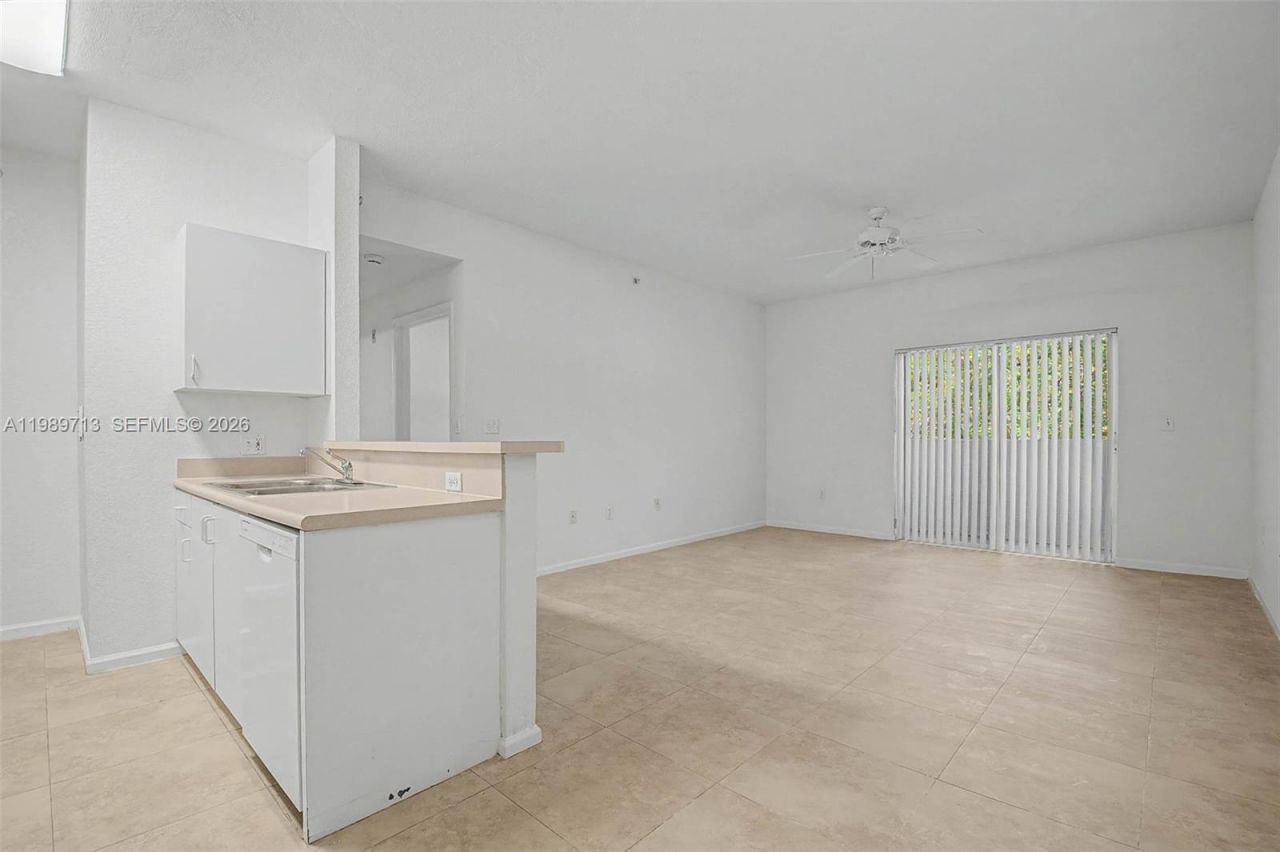 7000 SW 80th St, Unit 210, Miami, FL 33143 Photo