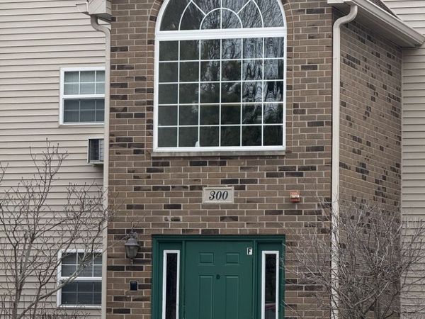 300 Cunat Boulevard, Unit 2C, Richmond, IL 60071