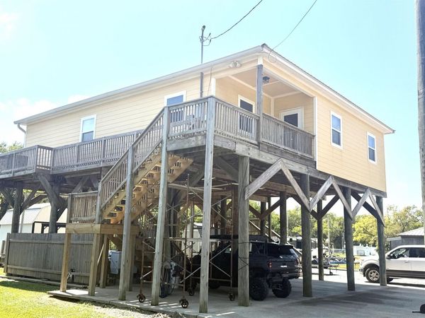 108 Wolfpack Lane, Grand Isle, LA 70358