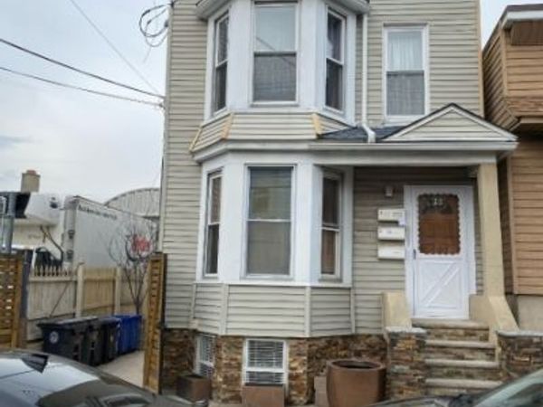 38 Delancy St, Newark, NJ 07105