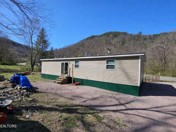 1388 Tennessee 31 , Mooresburg, TN 37811