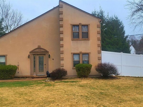 98 Sutton Park Road, Poughkeepsie, NY 12603