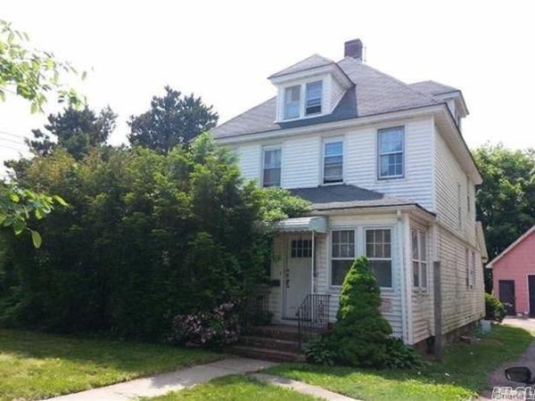 4 Burch ave , Amityville, NY 11701