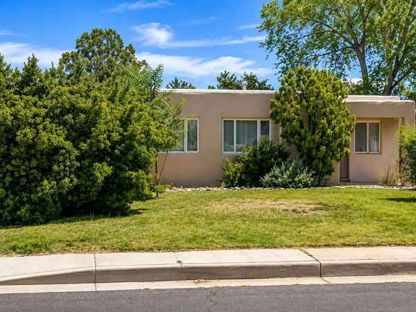 1506 Ridgecrest Drive SE, Albuquerque, NM 87108