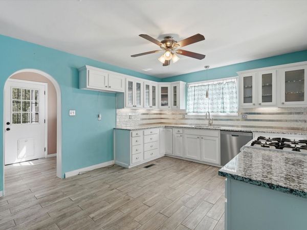 1506 Ridgecrest Drive SE, Albuquerque, NM 87108