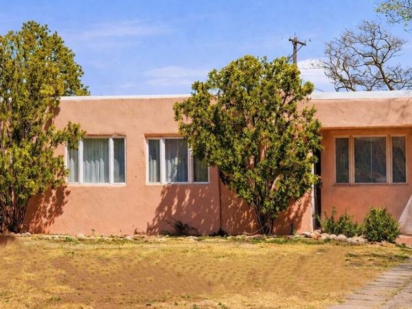 1506 Ridgecrest Drive SE, Albuquerque, NM 87108