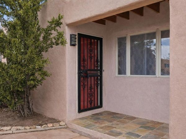 1506 Ridgecrest Drive SE, Albuquerque, NM 87108