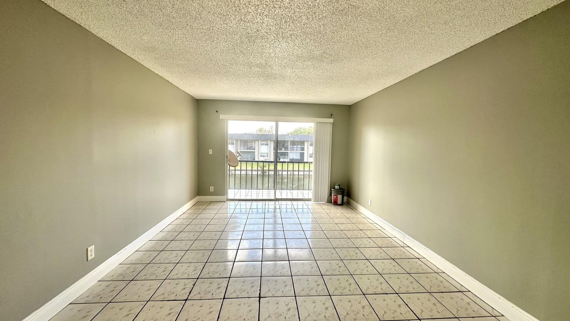 8040 N Colony Circle, Unit 207, Tamarac, FL 33321 Photo