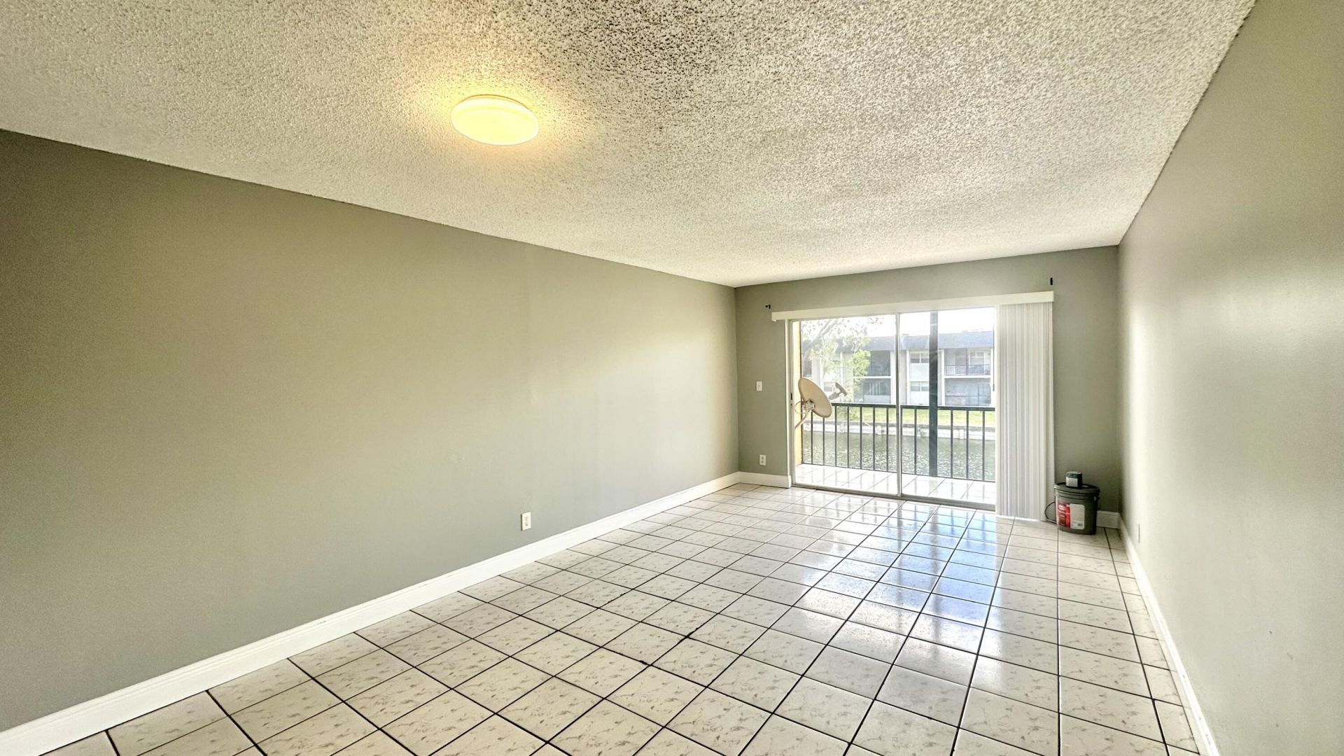 8040 N Colony Circle, Unit 207, Tamarac, FL 33321 Photo